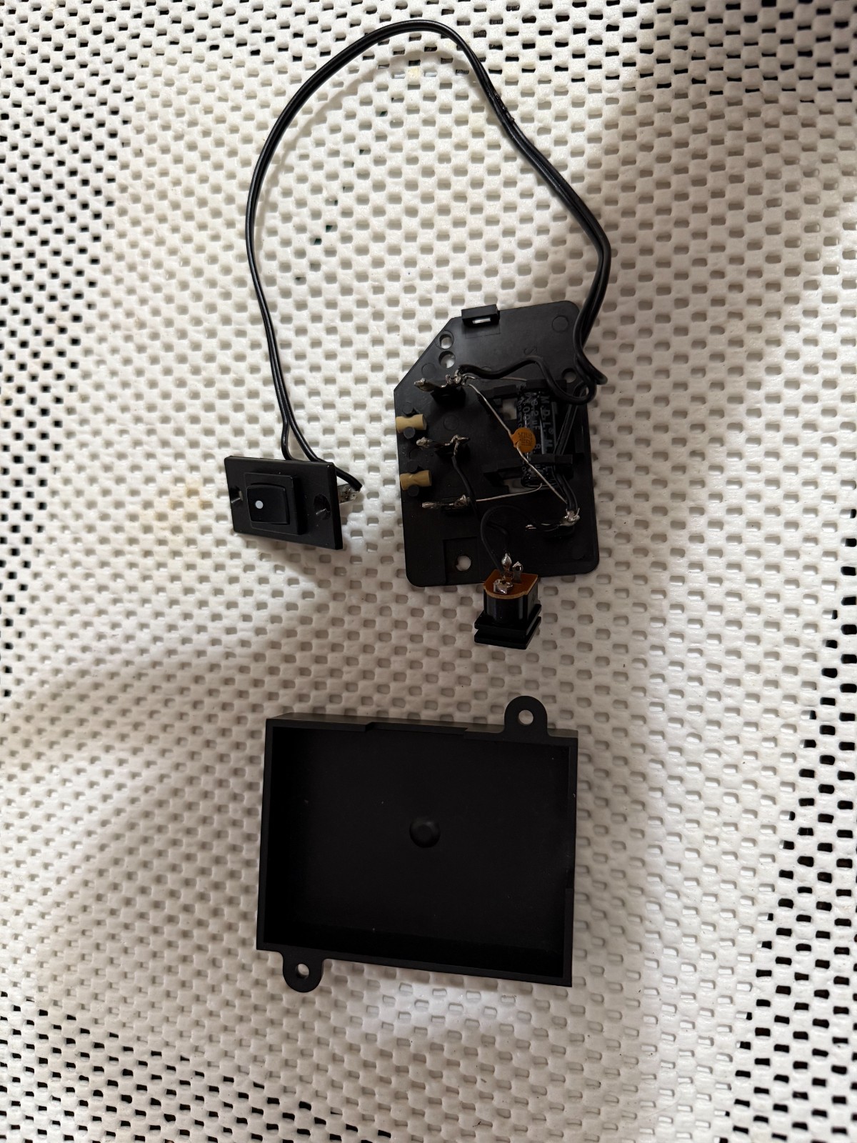 15V plug & circuit for Pro-ject Debut TT that was used w/ an AC motor and Cover