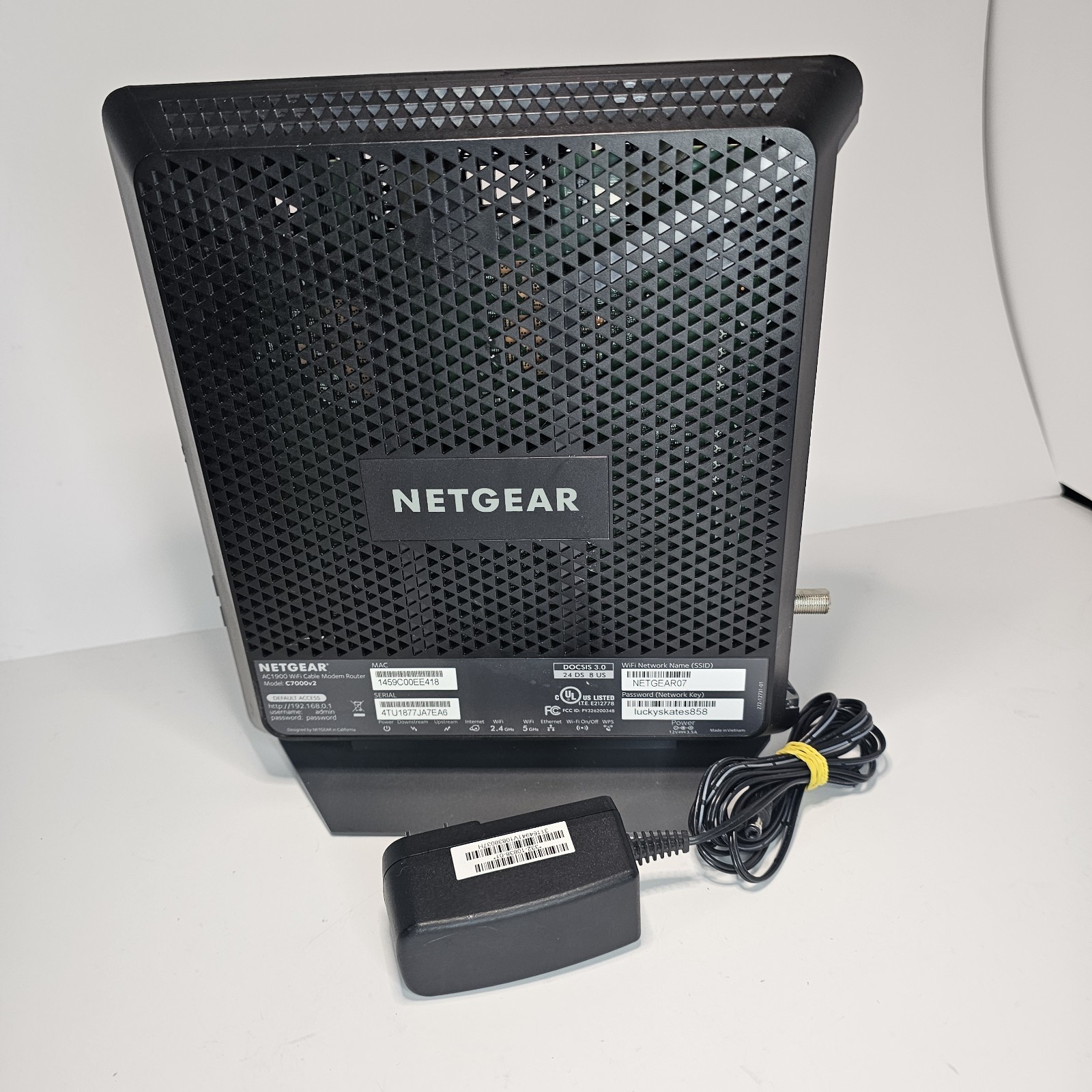 NETGEAR Nighthawk AC1900 C7000V2 Wi Fi Cable Modem Router Fast Free Shipping!