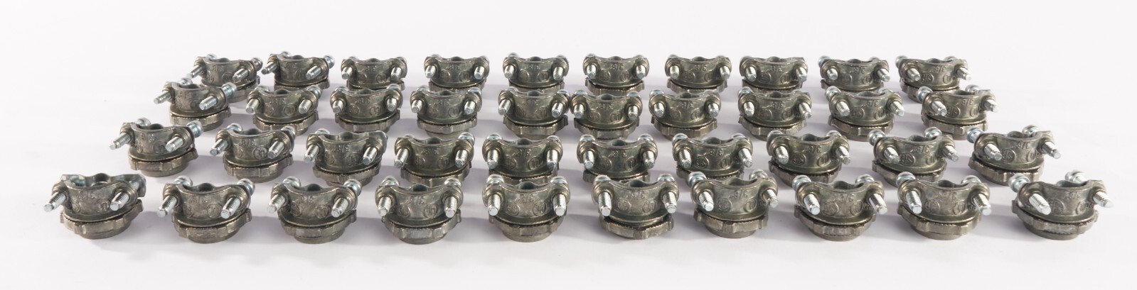 (Lot of 40) 3/8" in. Non-Metallic (NM) Twin-Screw Clamp Connectors