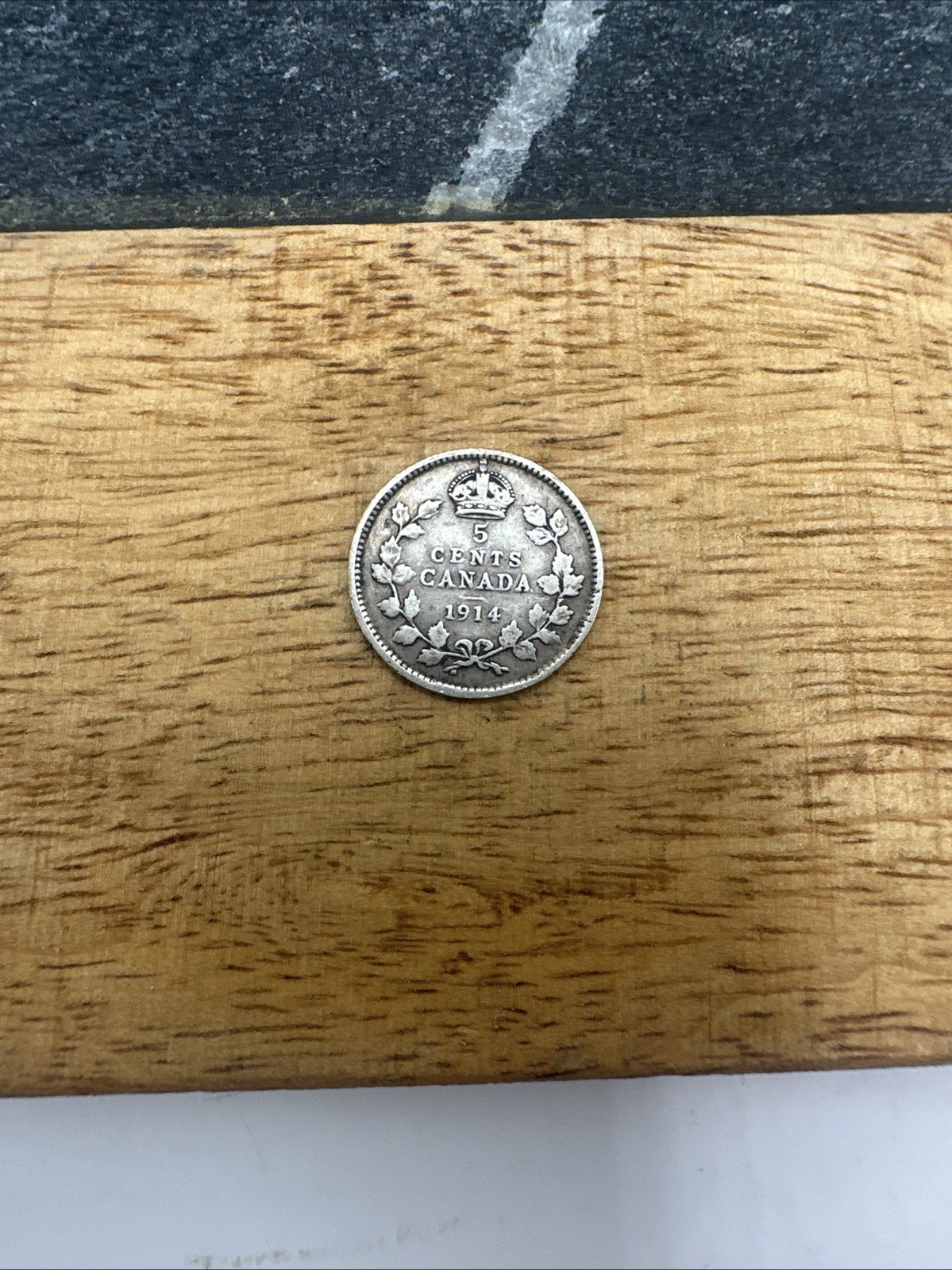 1914 Canada 5 Cents Silver Foreign Coin #102