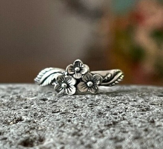 Valentine's Beautiful Adjustable Flower Toe Ring For Women's Solid Metal 925 SS