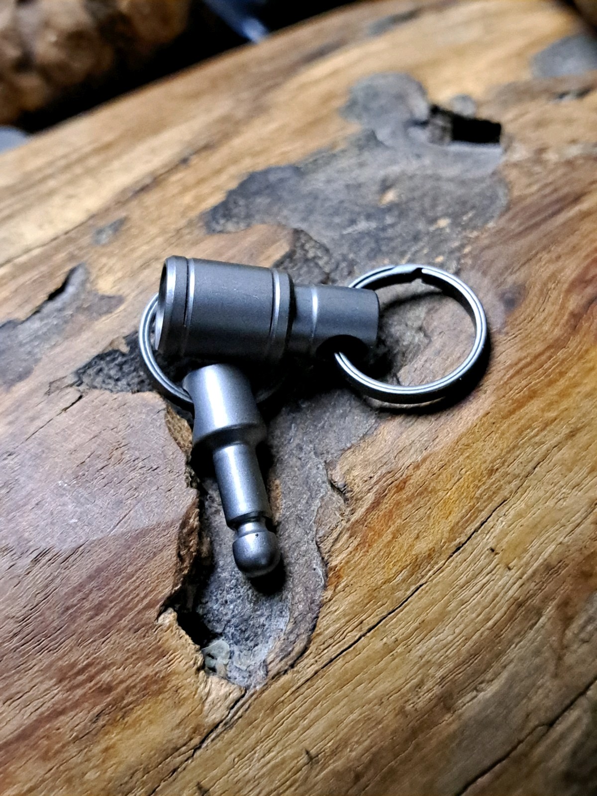 Minimalist Series Titanium Quick-Release Keychain Swivel