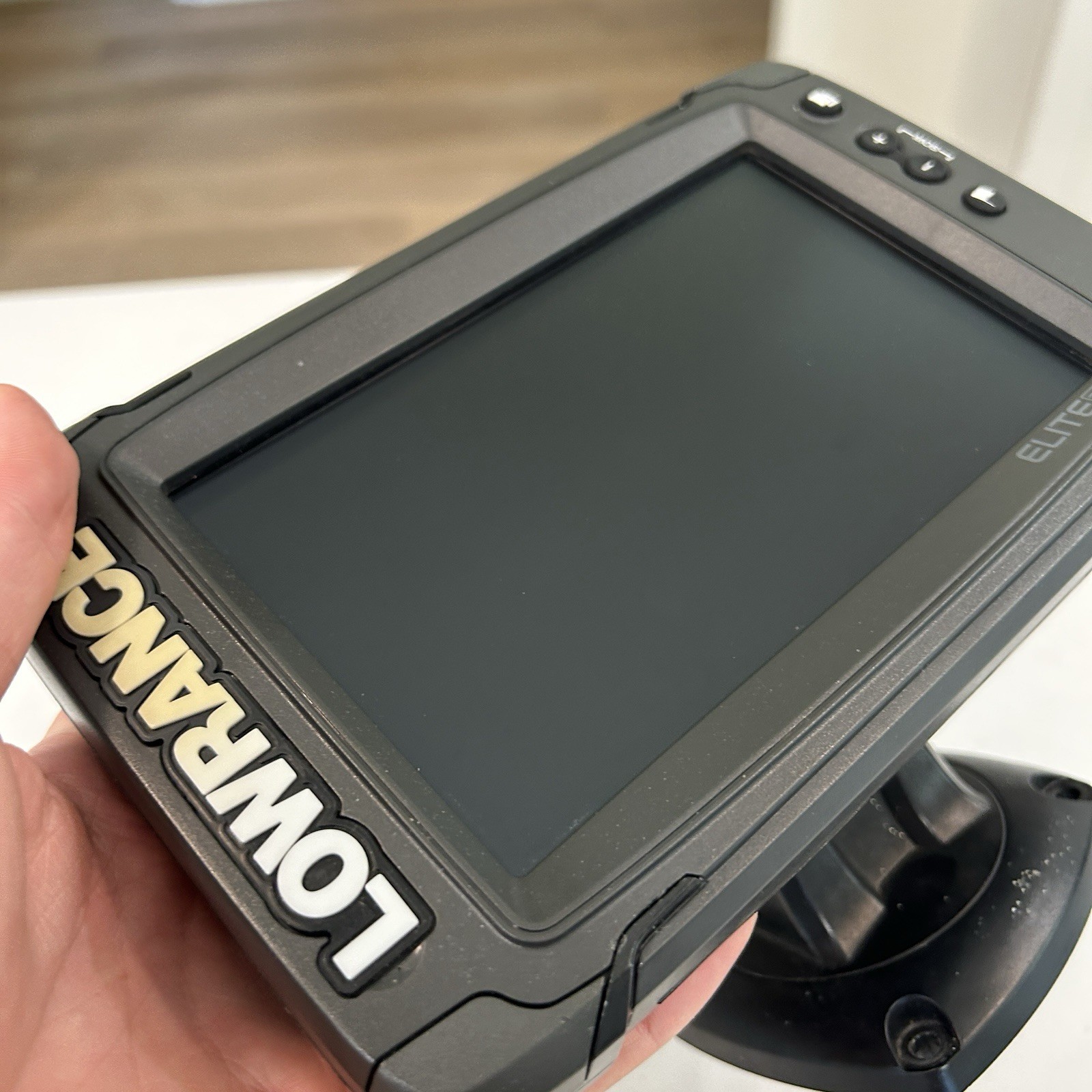 Lowrance Elite-7 Ti2 GPS Chartplotter Sonar Fish With Suncover