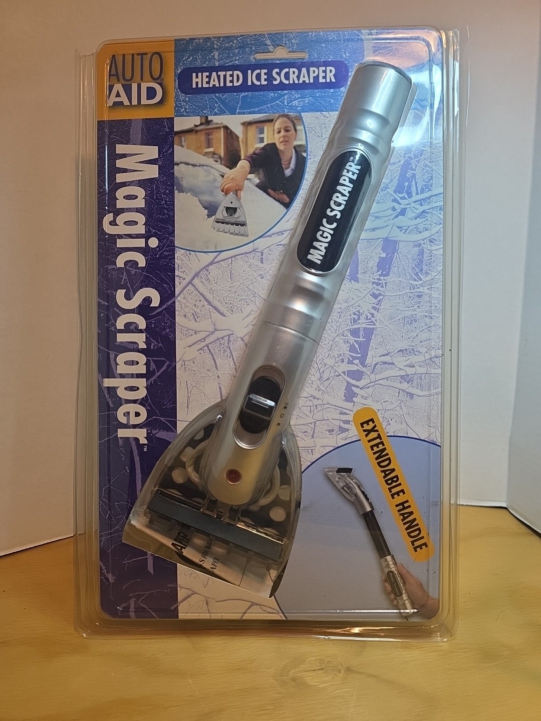 Heated Ice Scraper  Vehicles Magic Retractable Extendable Handle To 18'' New