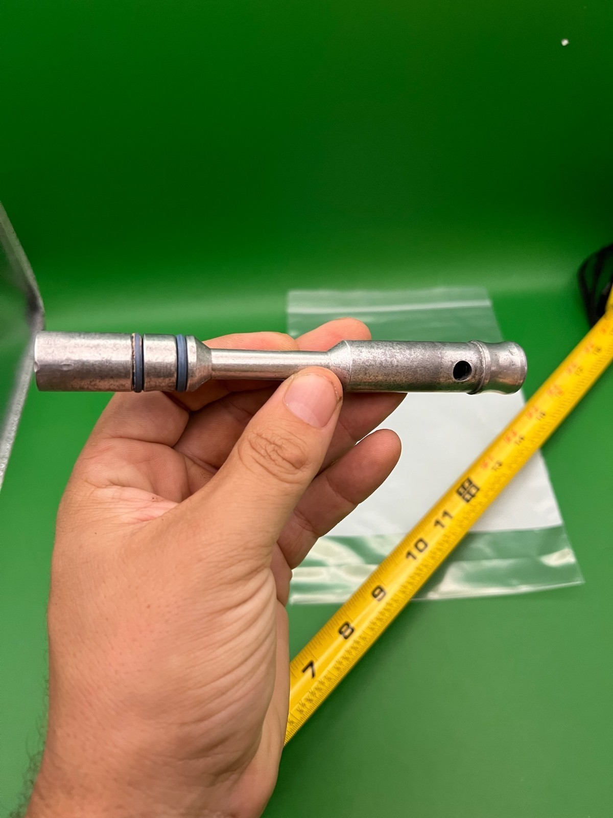 Autococker Bolt