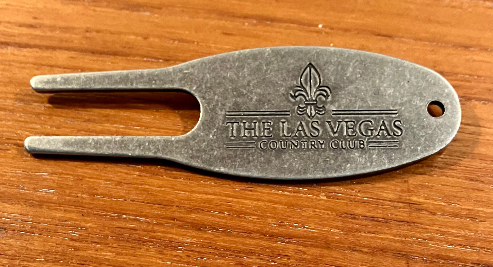 The Las Vegas Country Club (Nevada) Logo Golf Ball Marker Divot Repair Tool