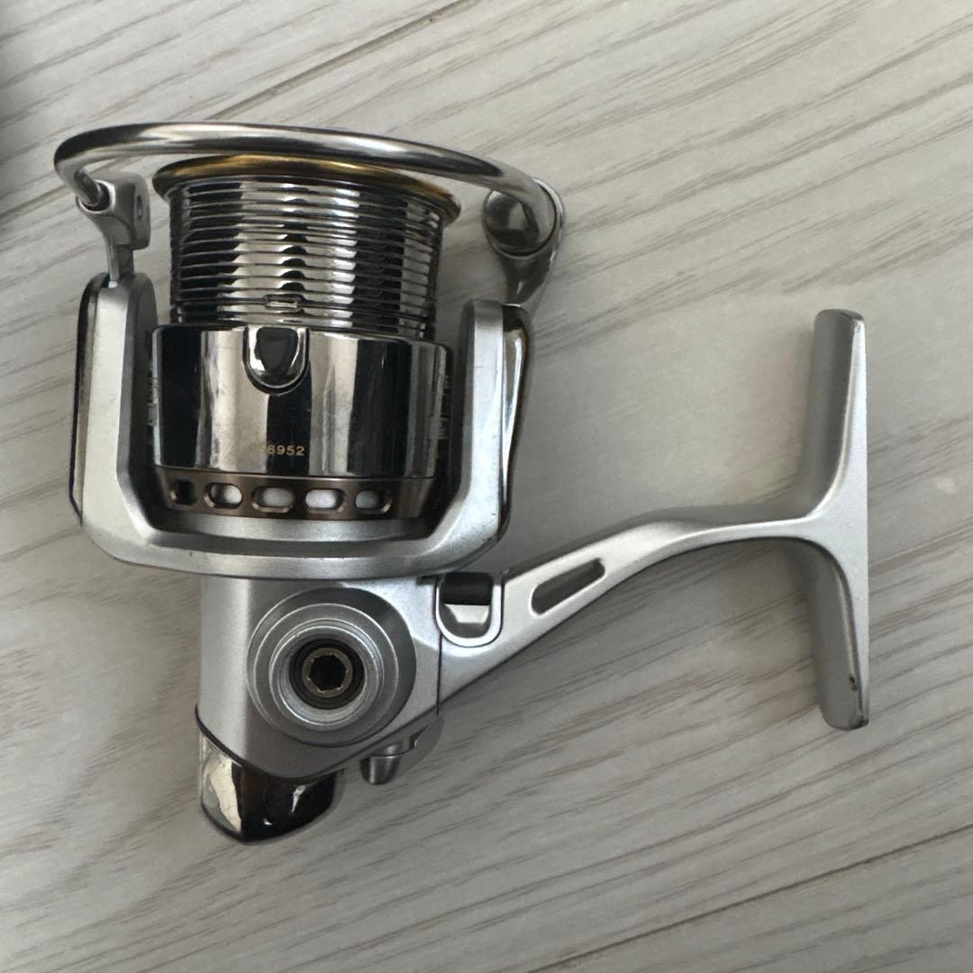 DAIWA Ignis 2004C Fishing reels spinning reels Scratched Fishing Reel Spinning