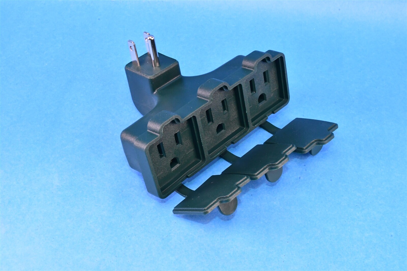 Outdoor Rated Grounded Tap Green Heavy Duty 15A 125V 1875W Electric Plug Adapter