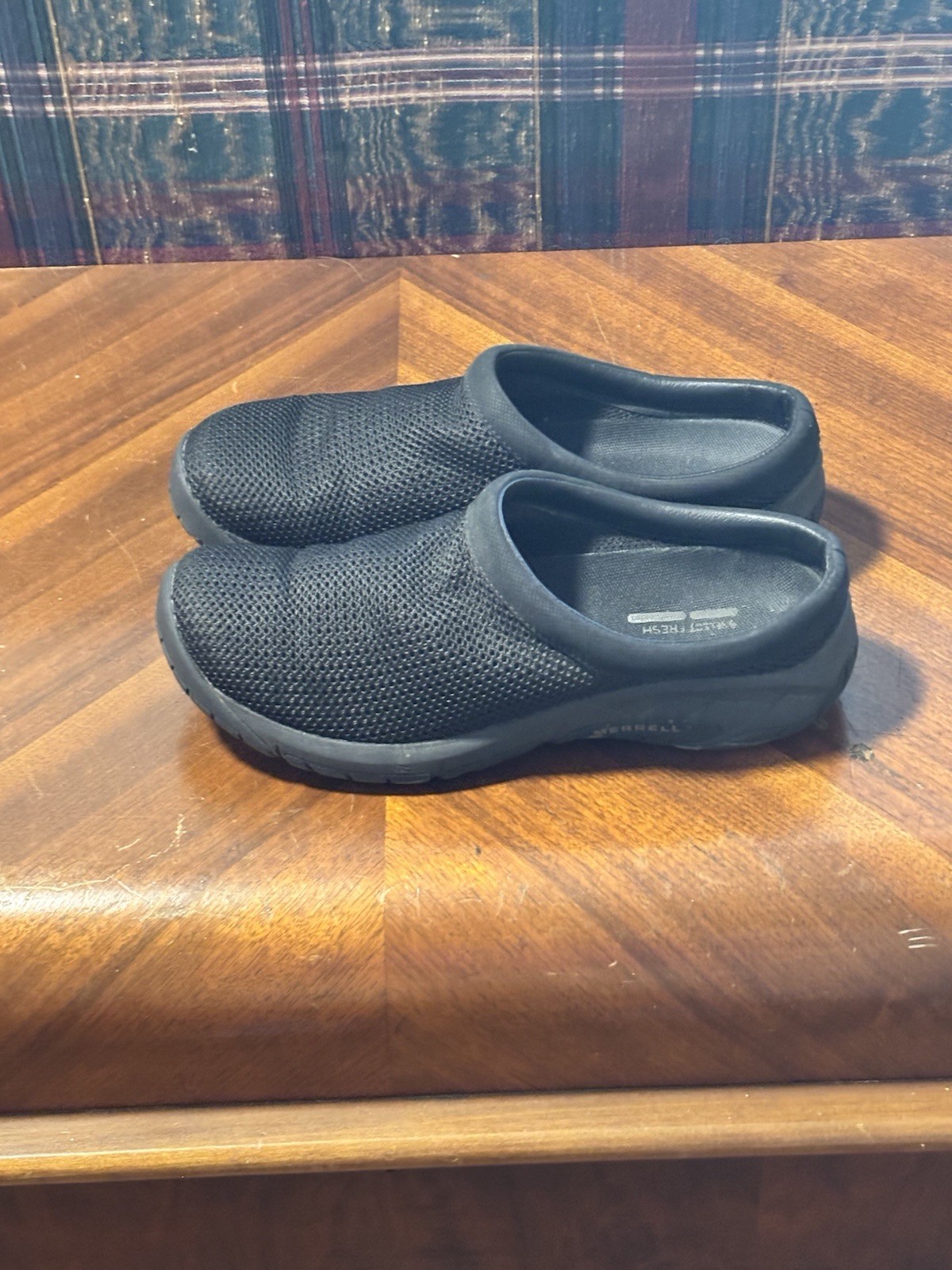 Merrill Select Fresh Women’s Black Clogs Size 10