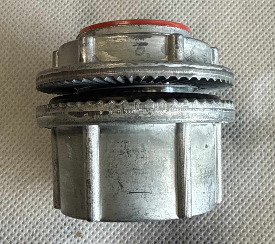 (5ea) MYERS HUB 1” (NEW NO BOX)