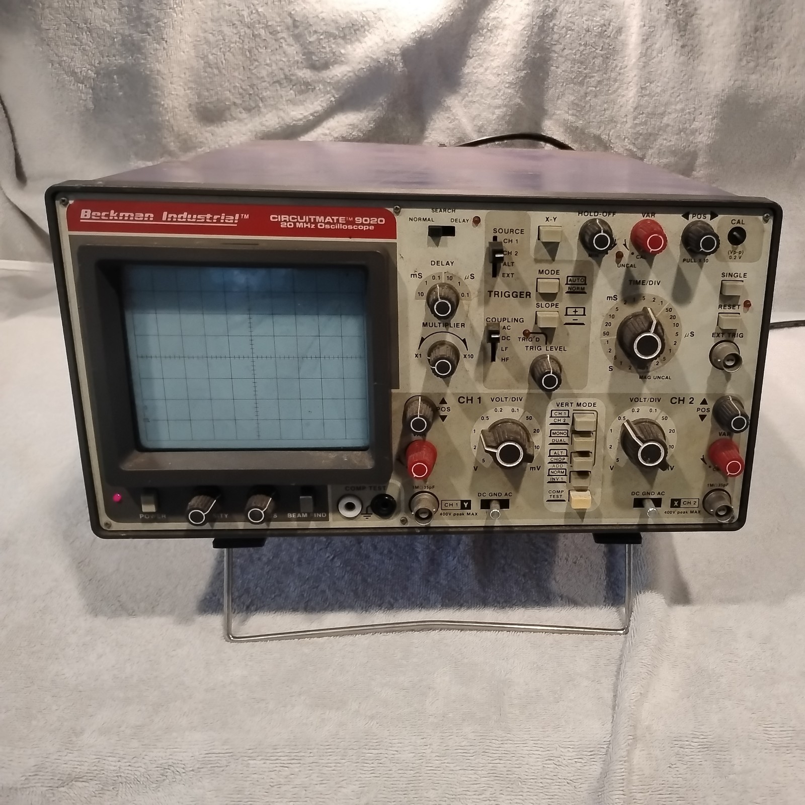 Beckman Industrial Circuitmate 9020 20MHz 2 chan Oscilloscope Power test only RS