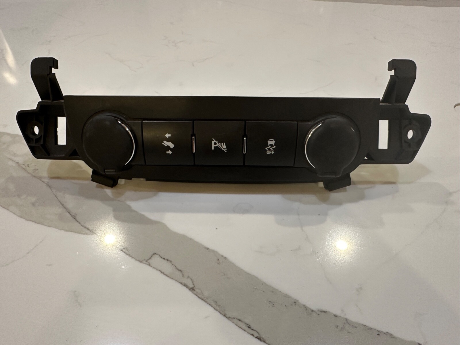 07-13 Chevy Silverado  Dual Lighter Port Pedal Adjust