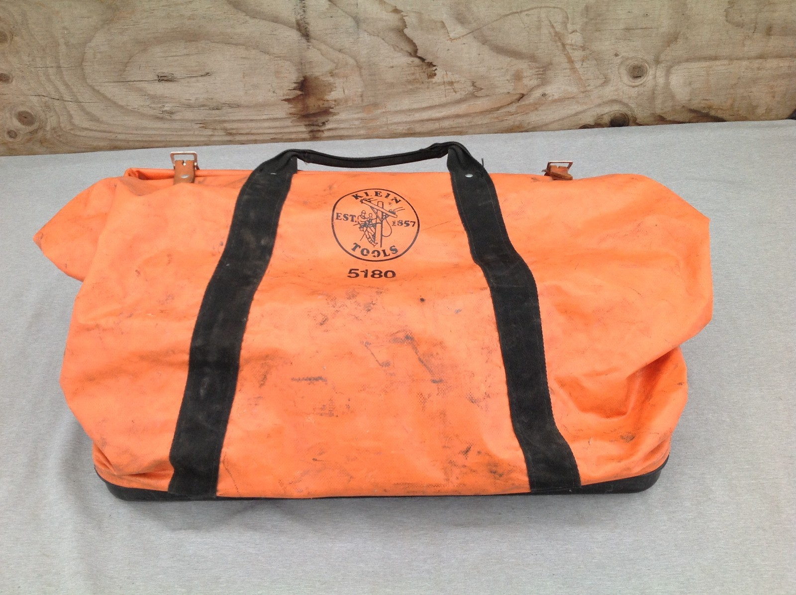 Klein Tools 5180 Large Nylon Equipment Bag