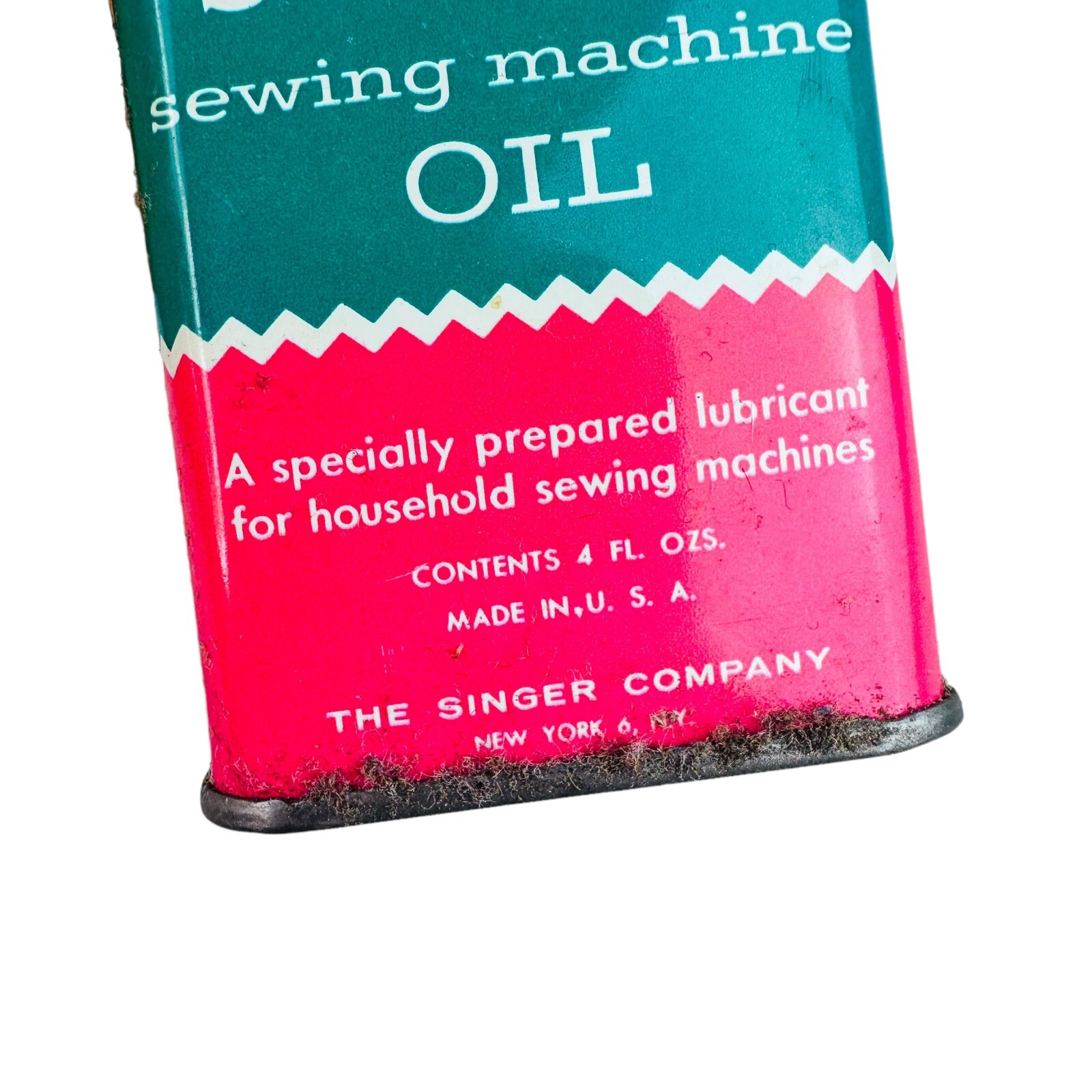 vtg singer sewing machine oil can made in USA 4oz 3/4 full .30 cents