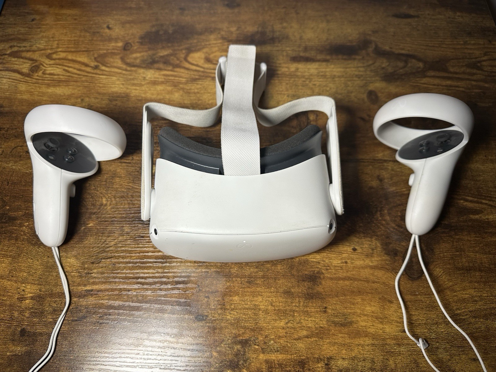 Oculus Meta Quest 2 256GB BundleWhite with Controllers - Tested and Working