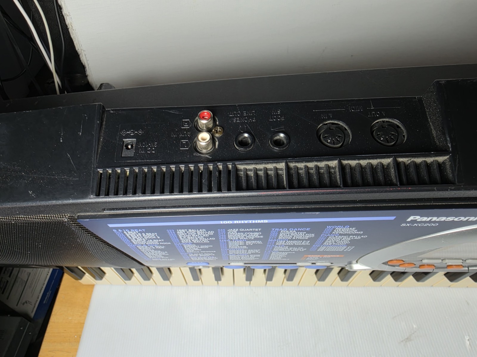 Panasonic SX-KC200 Vintage Electronic Keyboard 61 Key Tested Working