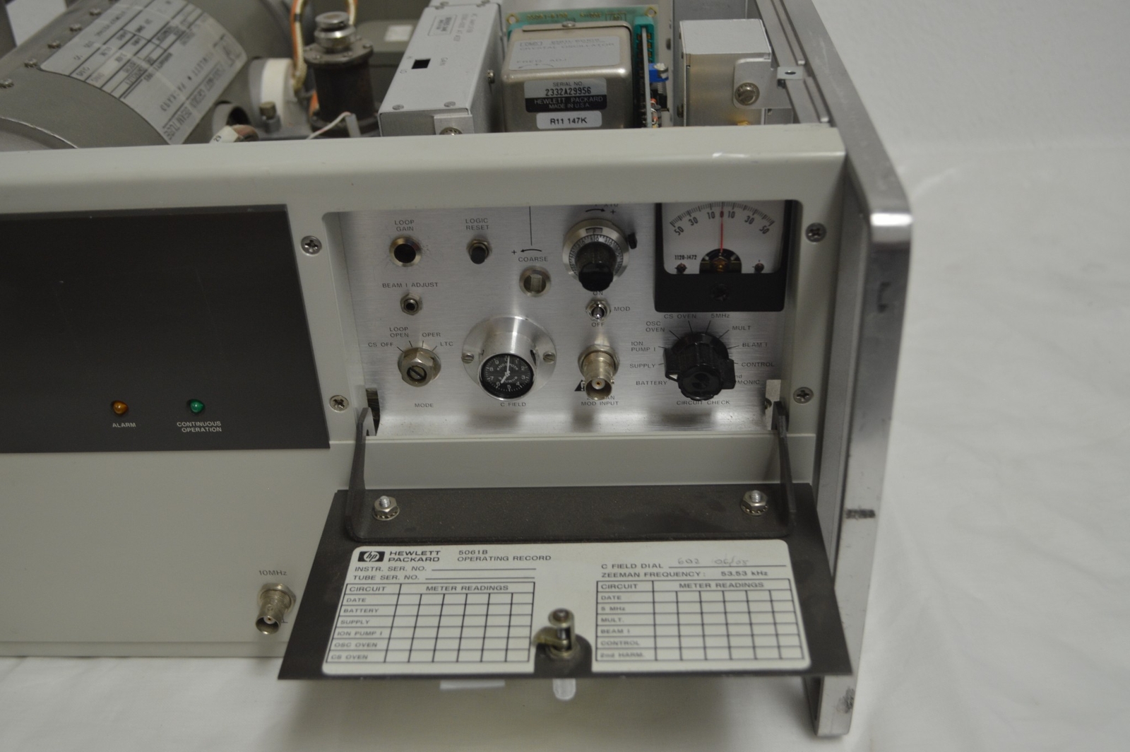 *TC* HEWLETT PACKARD HP 5061B CESIUM BEAM FREQUENCY STANDARD (TMD39)