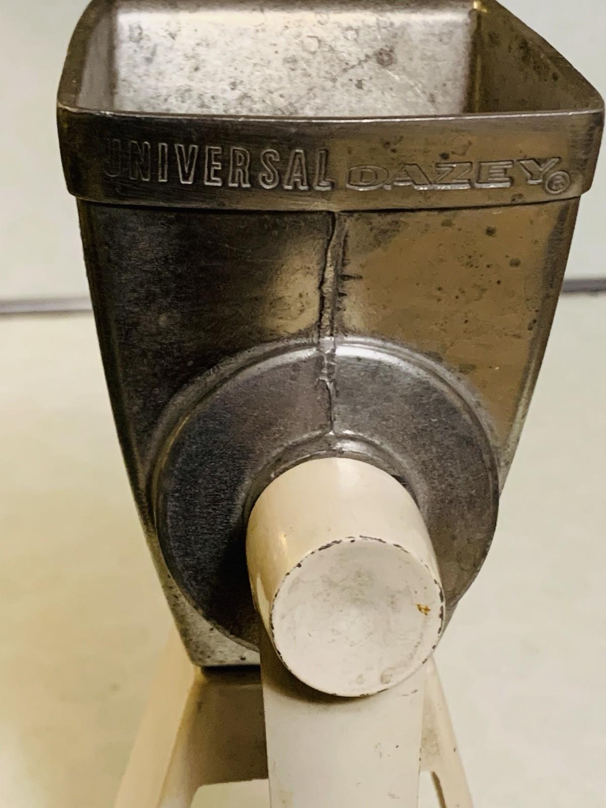 Universal Dazey Vintage Table Top Manual Food And Meat Grinder