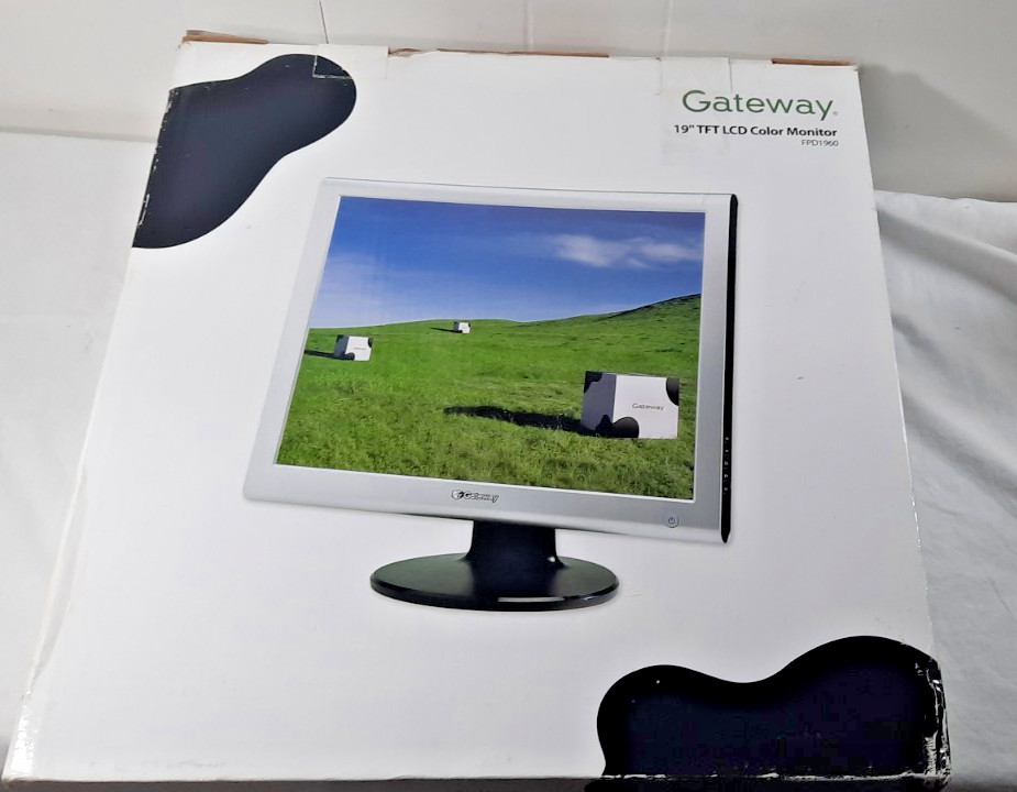 Gateway FPD1960 19" TFT LCD Color Monitor in original box