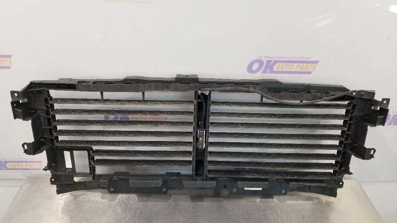 20 CHEVY SILVERADO 2500 UPPER AIR SHUTTER 6.6L DIESEL