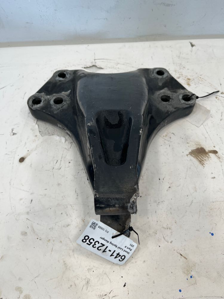 Suspension Bracket for International (641-12358)