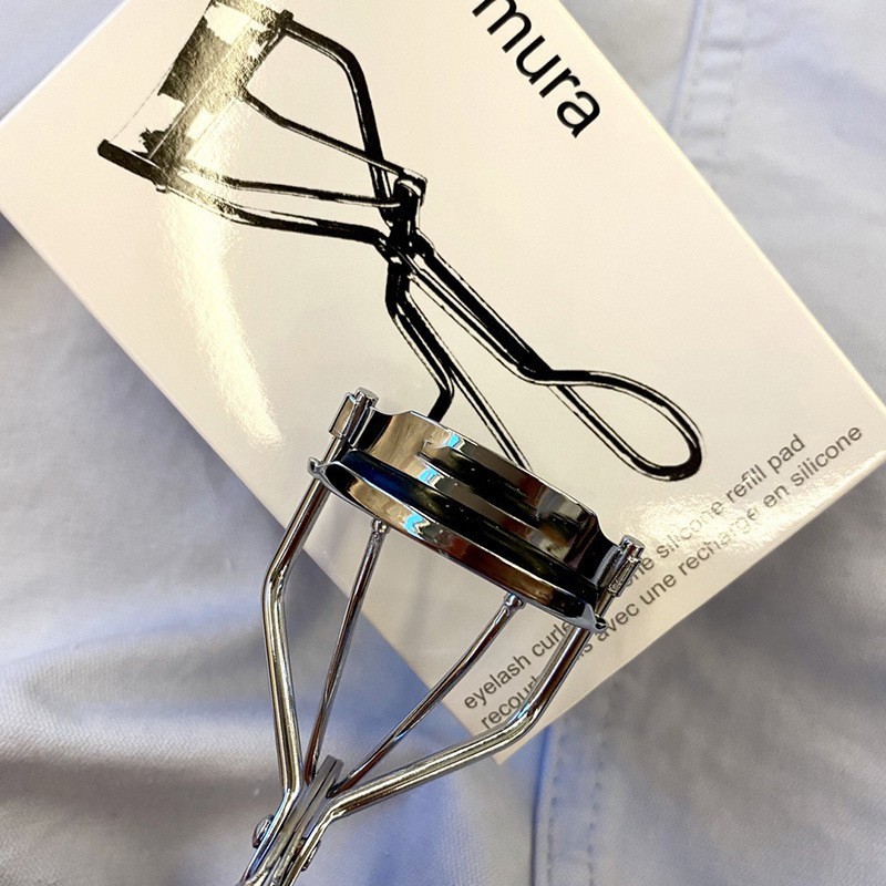 Shu Uemura New Eyelash Curler W- IncludesSilicone Replacement Pad