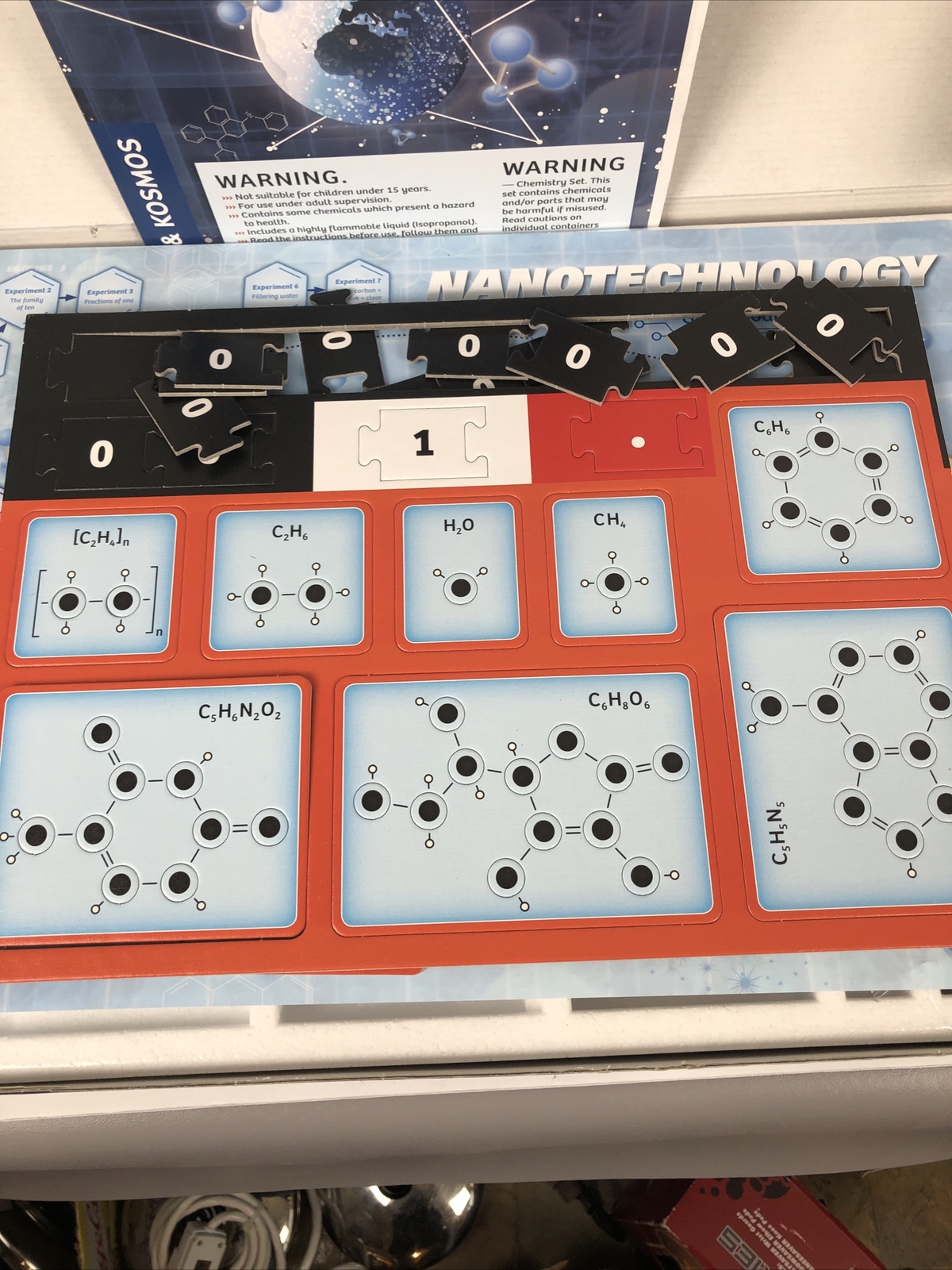 Thames & Kosmos Nanotechnology Science Kit 41 Experiments with Nanomaterials