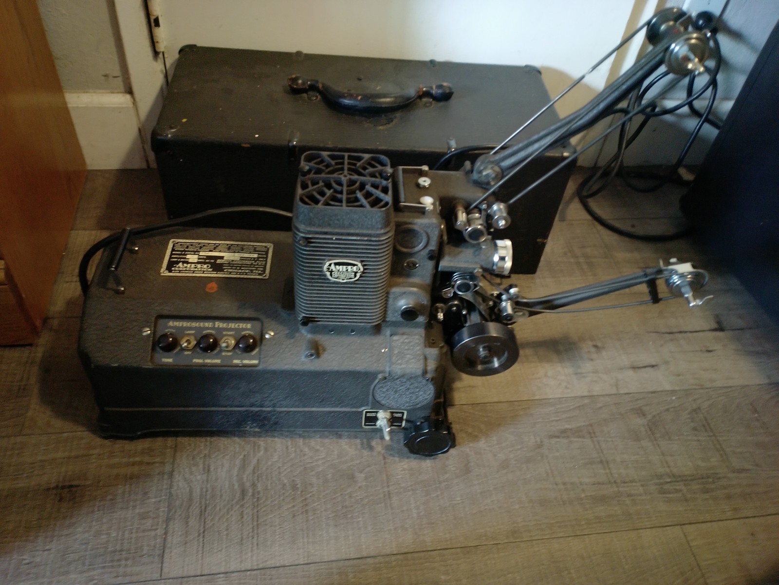 Amprosound Premier 20( YSA4) 16mm Projector