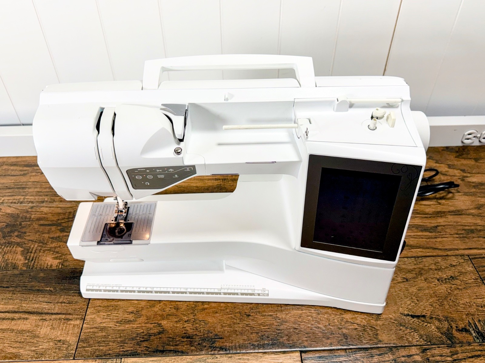 Husqvarna Viking Designer Ruby Sewing & Embroidery Machine G1214