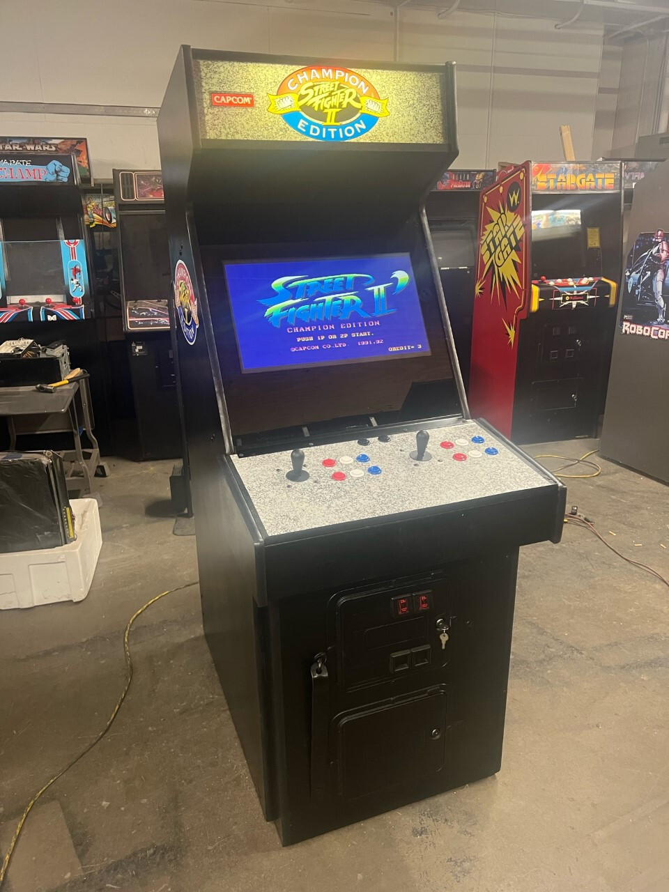 STREET FIGHTER II ARCADE MACHINE by CAPCOM (Excellent Condition)