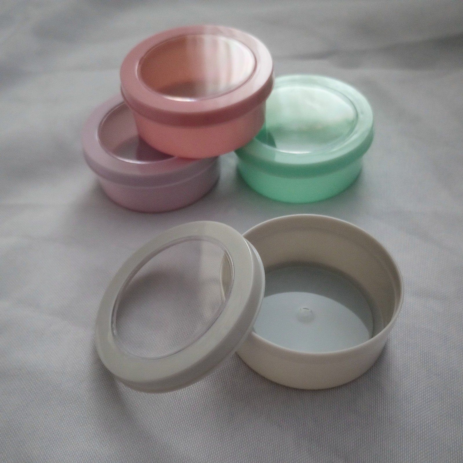 4pc Small Magnetic Round Containers - Pastel Color w/Window Lid