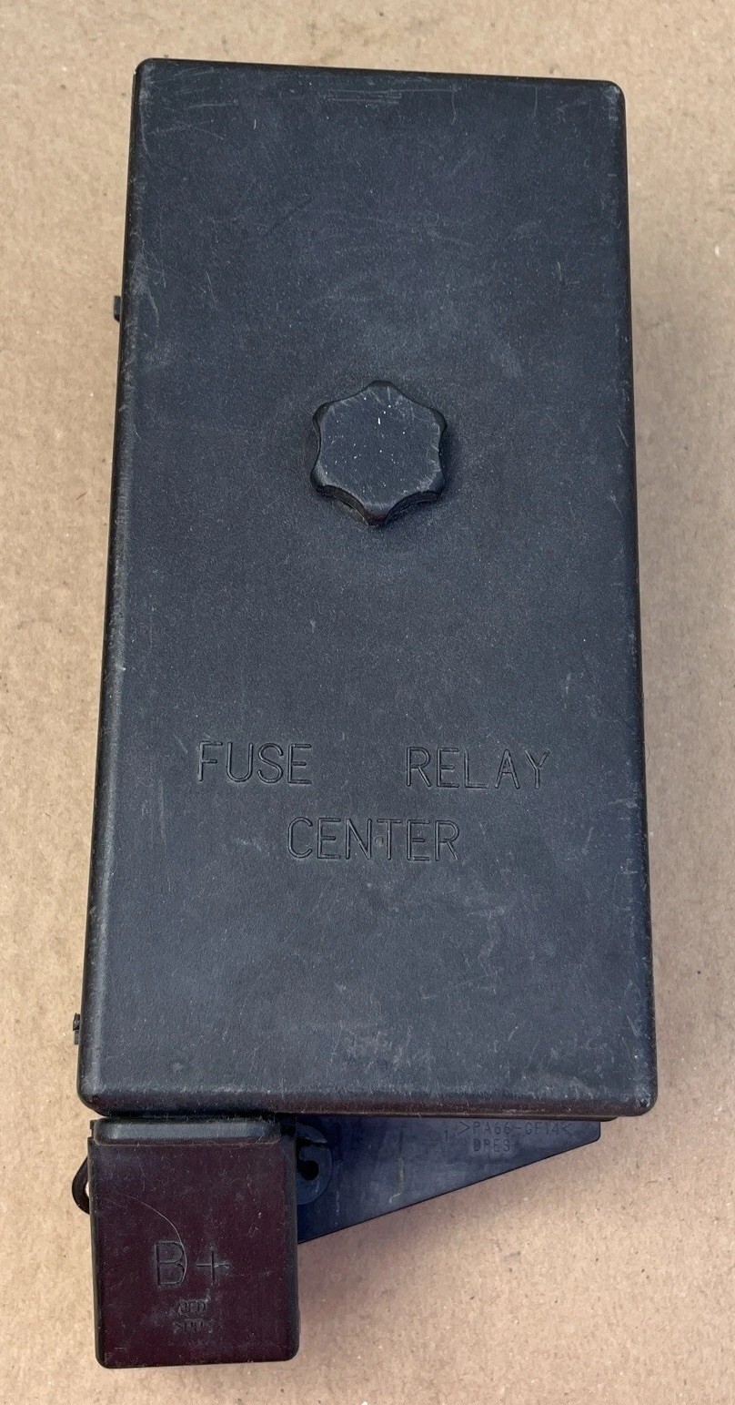 C5 Corvette OEM USED 1997-98 Coupe Exterior Under Hood Fuse Box Block #15319557