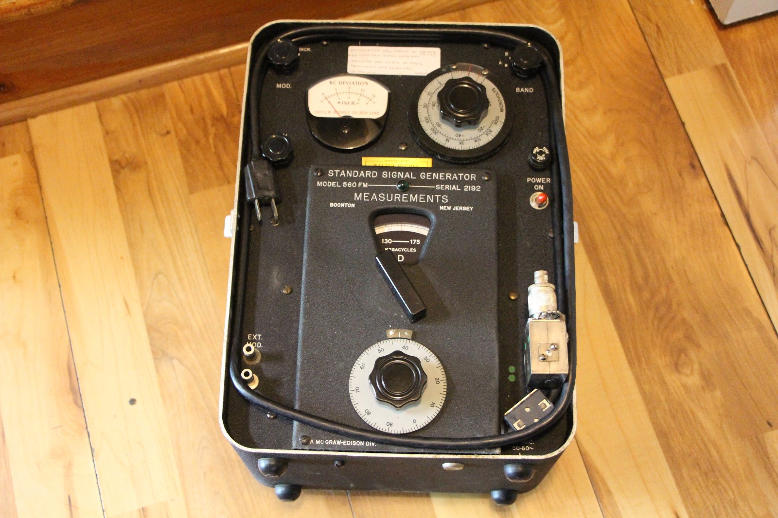 Vintage Measurements Model 560FM Standard Signal Generator w/ Case & Manual