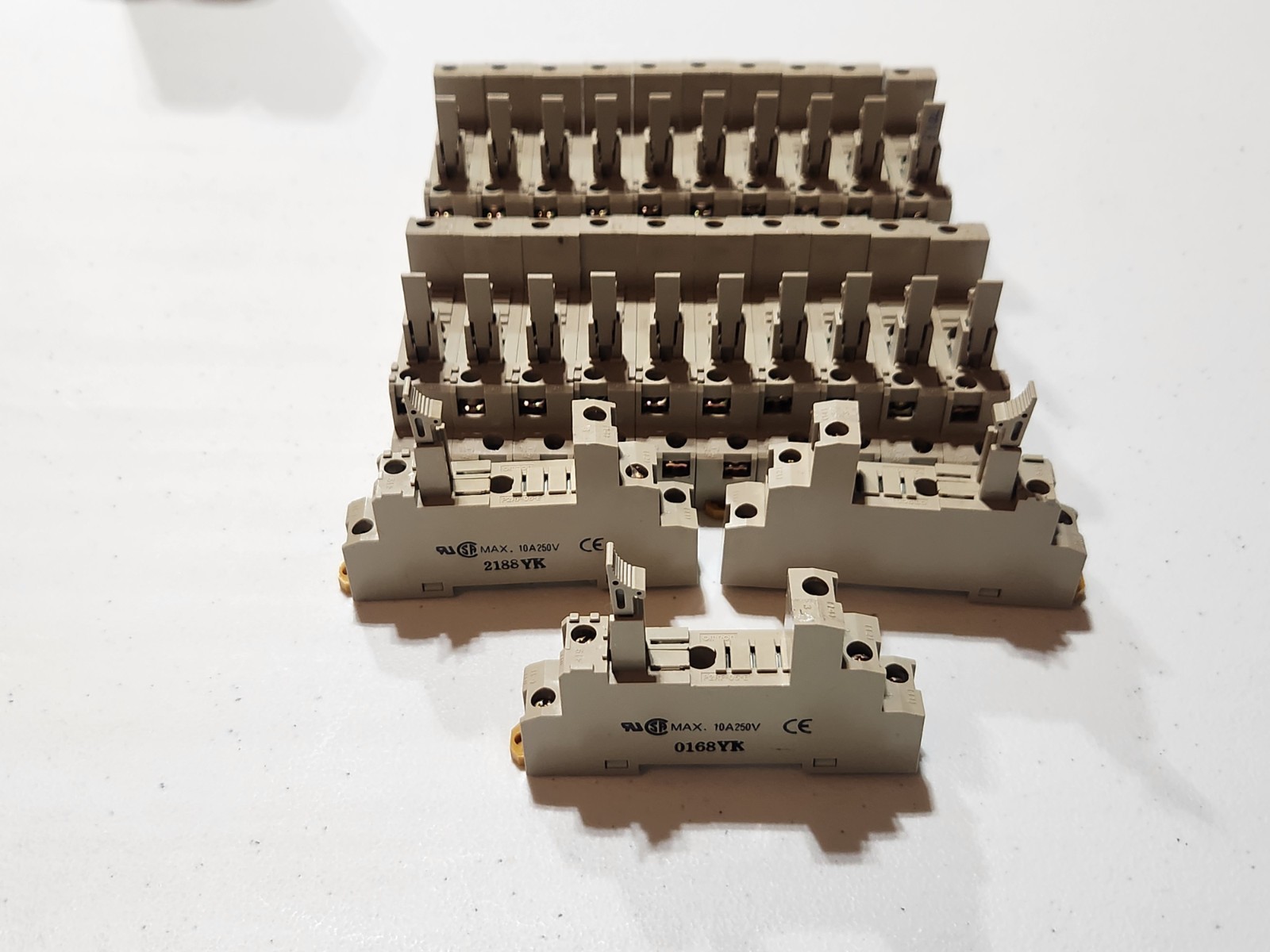 Lot of 25 OMRON P2RF-05-E Relay Socket, 250V 10A Fast Free Ship