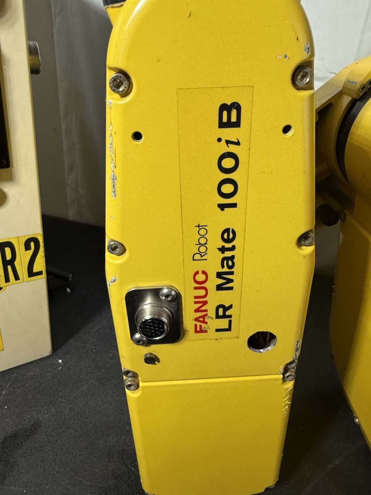 Fanuc LR Mate 100iB With J3IB Mate Controller Untested