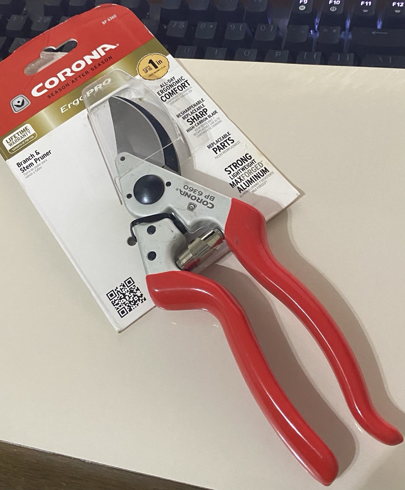 CORONA 6360 FORGED STEEL ALUM. HANDLES  ANGLED BYPASS HAND PRUNNER 1'' CUT  NEW