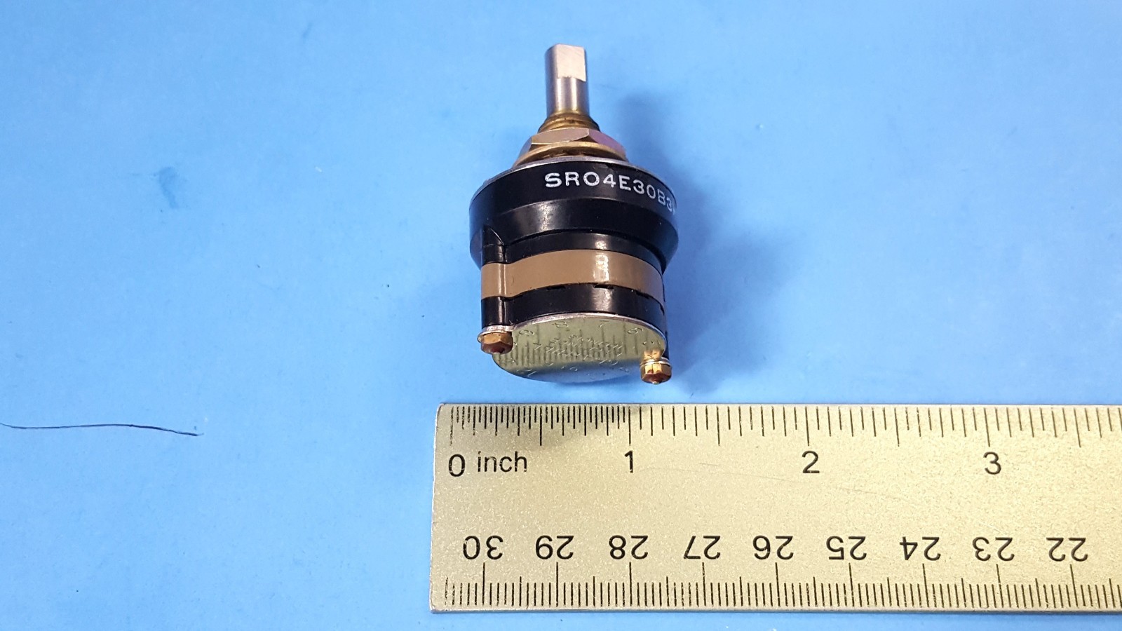 One Pc- Rotary Switch, 44YY23636-2-4N, GRAYHILL, SR04E30B3HPC