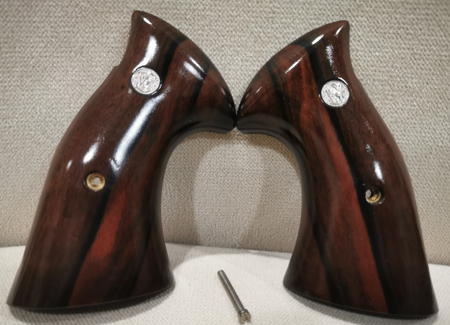 TARGET GRIPS FOR S&W K, L FRAME M 686, 66 SQUARE BUTT EBONY WOOD **BLEMISH**# 11