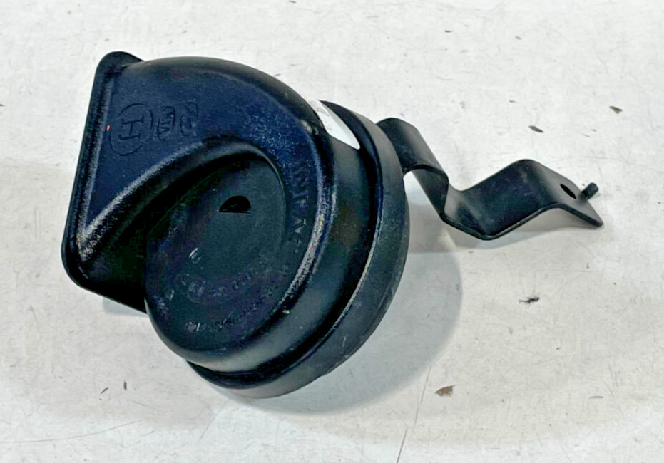 2022-2025 GENESIS G70 HIGH PITCH HORN SIGNAL ALARM W/ BRACKET 96621-G9010 #96722
