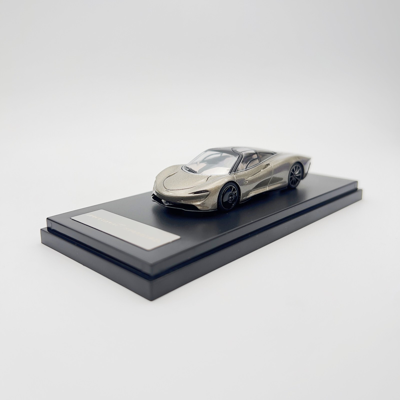 LCD Models 1:64 - McLaren Speedtail Gold - Diecast Model