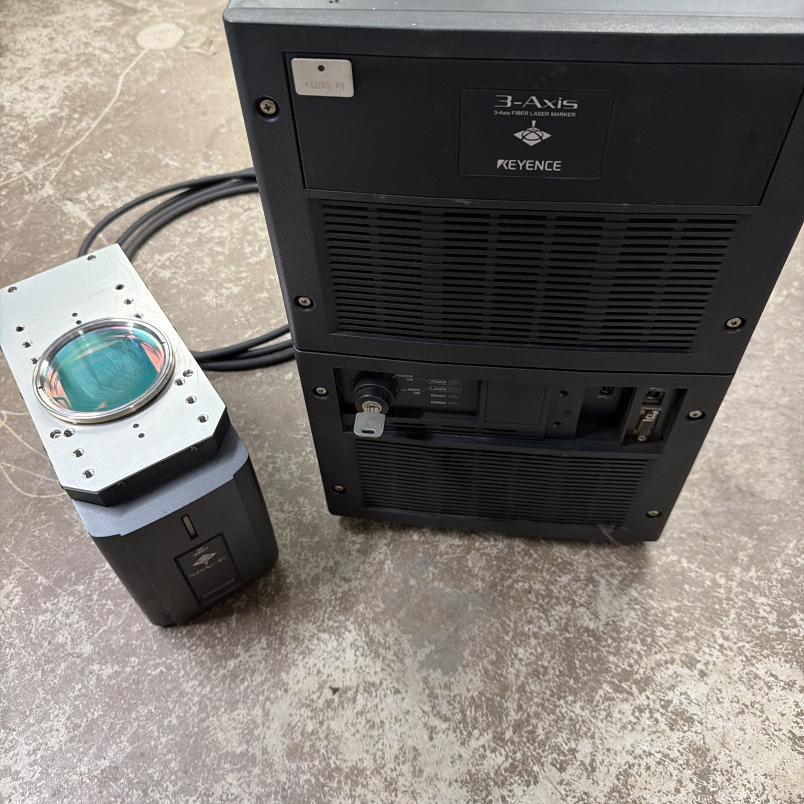 Keyence MD-F5200C 3-Axis Fiber Laser Etcher Marker
