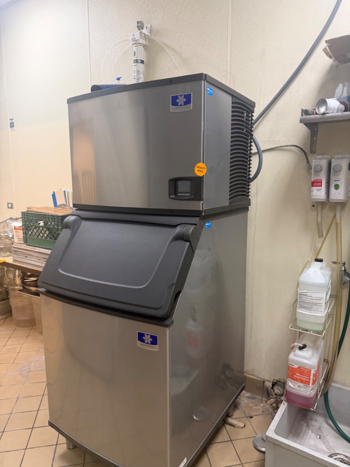 Manitowoc Ice Maker Water Cooled includes bin