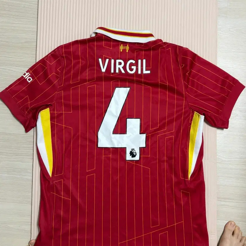 Liverpool Uniform (Van Dijk) Lightly Used, No Flaws