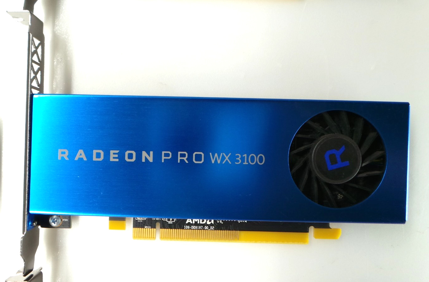 AMD Radeon PRO WX 3100 WX3100 4GB GDDR5 Graphics Video Card Low Profile
