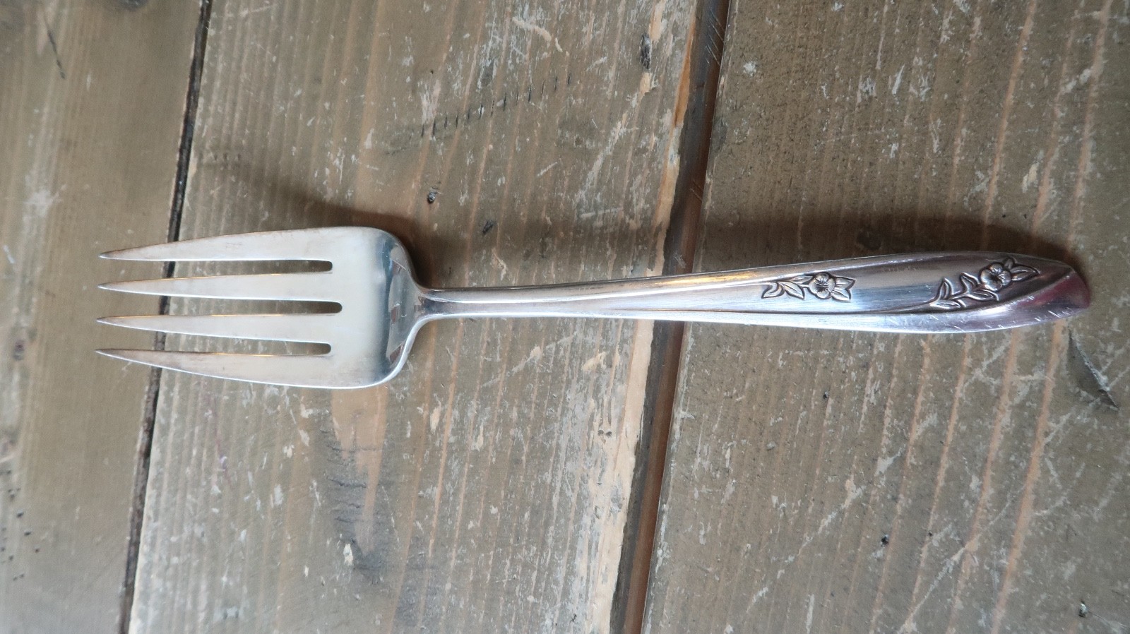 Vintage LADY FAIR by Wm Rogers 7.75" Cold Meat Fork