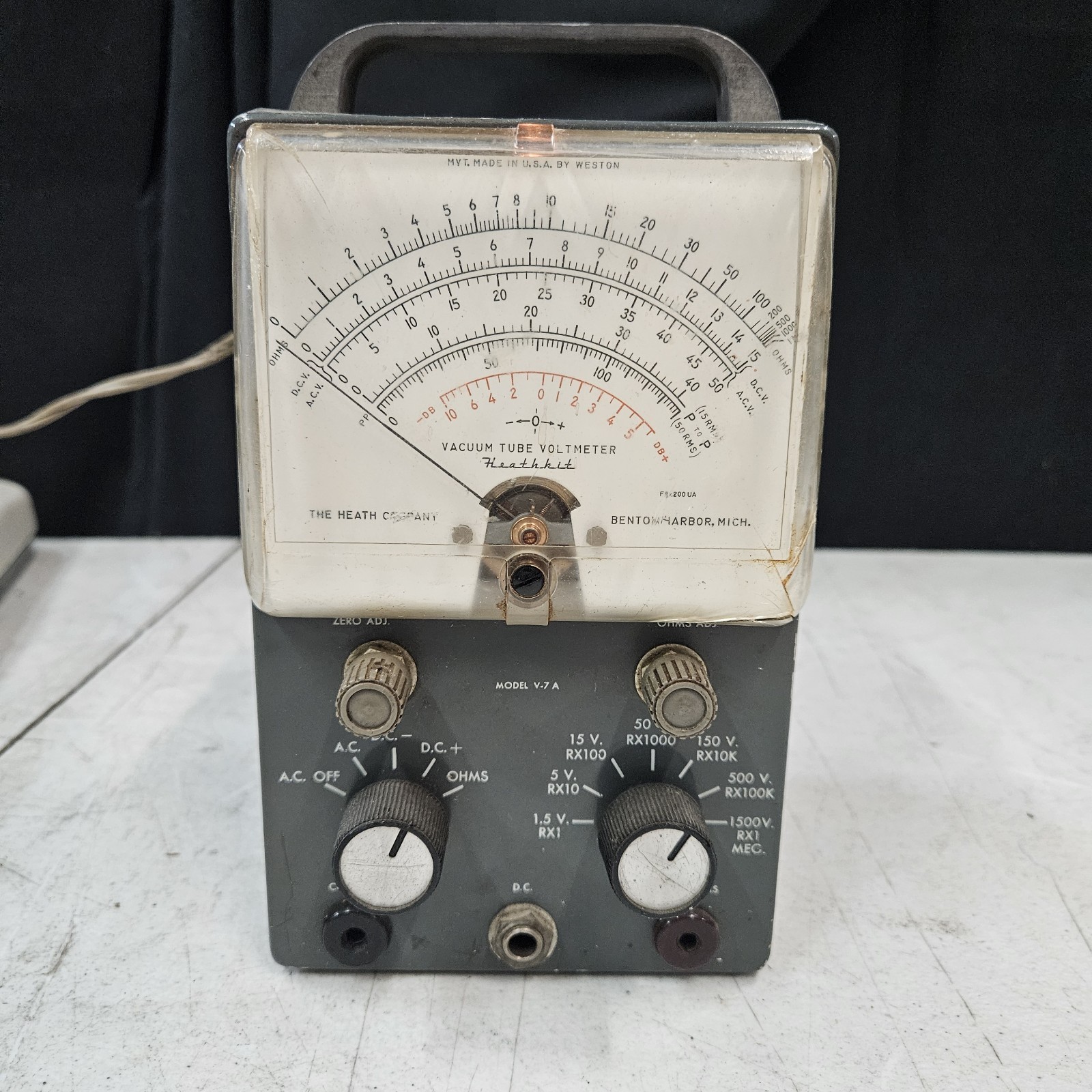 Vintage  Heathkit V-7A Vacuum Tube Voltmeter Powers On W/ Manual