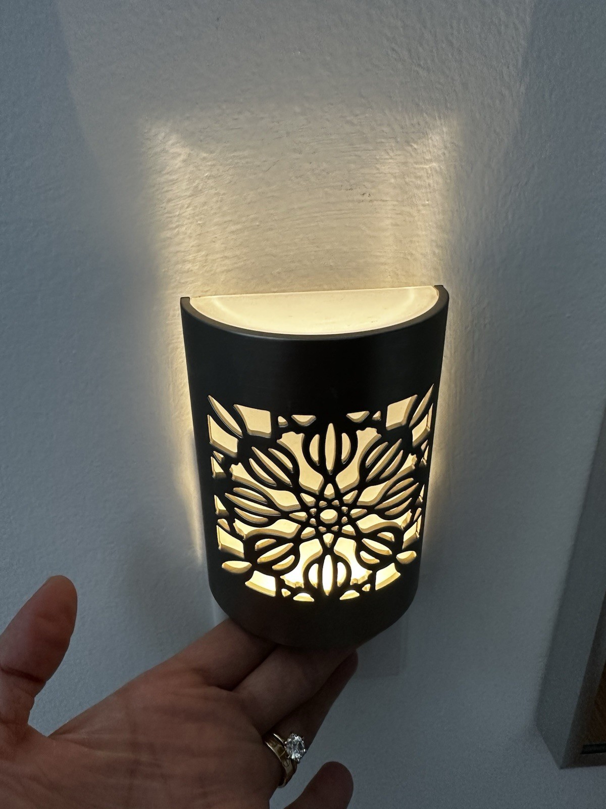 Plug-In Night Lights – 9 Pieces