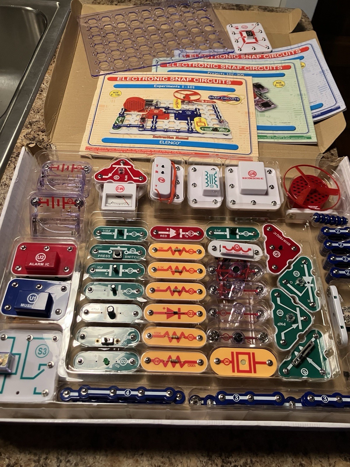Snap Circuits Pro SC-500 Elenco 500+ Projects STEM Electronics Kit Elenco