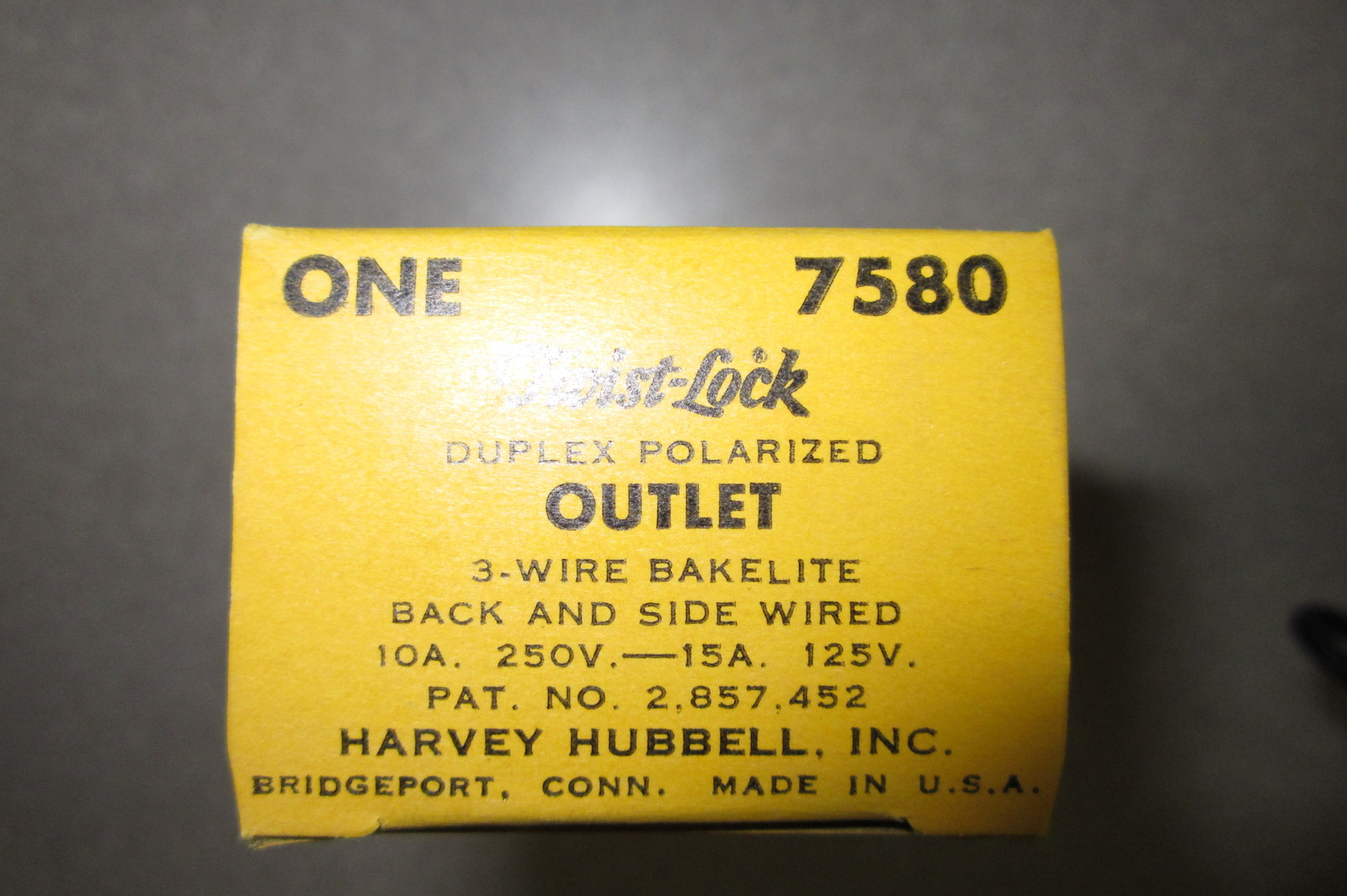 NEW HUBBELL 7580 TWIST-LOCK RECEPTACLE