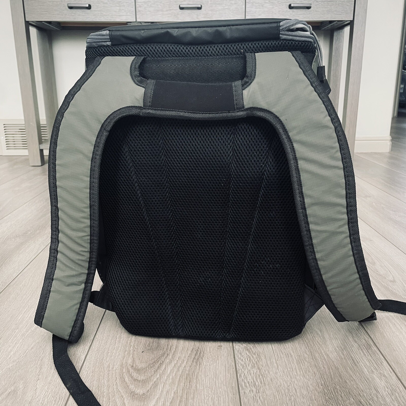 Tommy Bahama 24 Can Backpack Cooler Deep Freeze Insulation